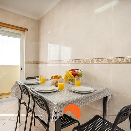 #001 Verissimo Flat By Holidays *