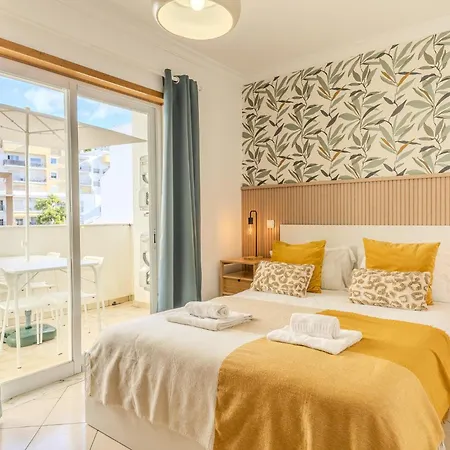 #001 Stylish Downtown Flat Walk To Beach & Bars Albufeira